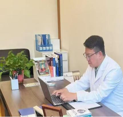 辽宁“最美退役军人”| 以初心护健康 用担当写芳华——记北部战区总医院原心外ICU主任韩宏光